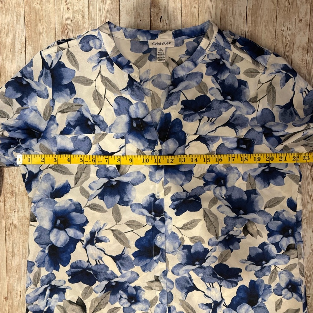Calvin Klein Blue and White Floral Blouse - Picture 7 of 11